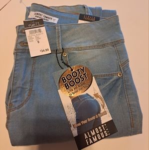 NWT Almost Famous High Rise Skinny jean